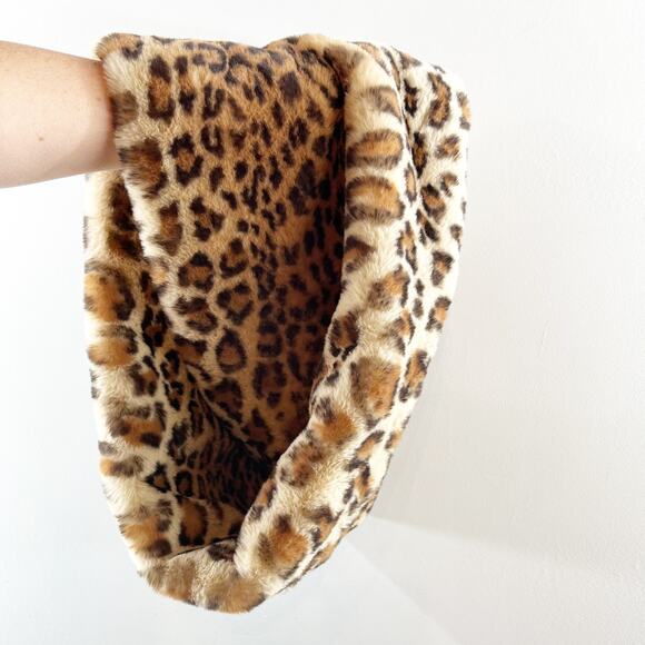 Ann Taylor Faux Fur Leopard Print Infinity Neck Warmer Scarf - Picture 3 of 6